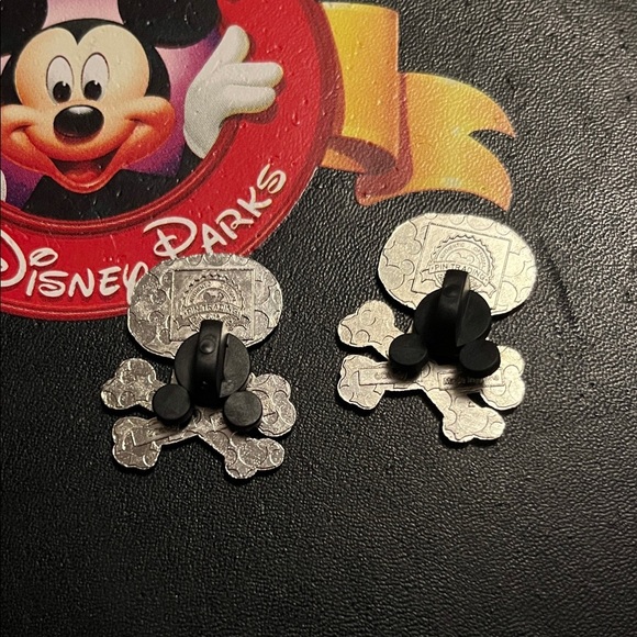 Disney Parks Skull and Crossbones trading Pins - Picture 3 of 3
